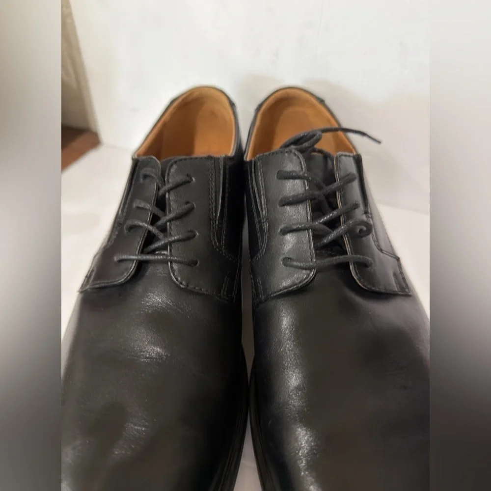 CLARKS Art. Soft cushion with aprtholite Tilden Plain in black size 12M